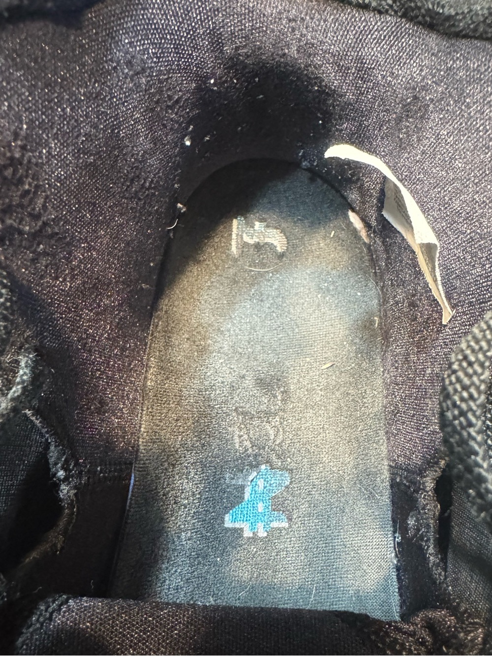 LeBrons High-Top Nike Basketball Shoes - Picture 4 of 6
